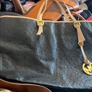 New Michael kors handbegs